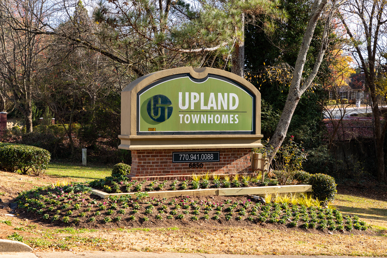 Foto principal - Upland Townhomes