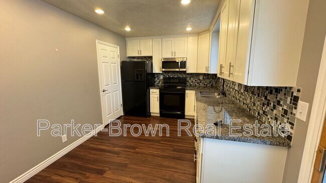 Building Photo - 204 E 735 S