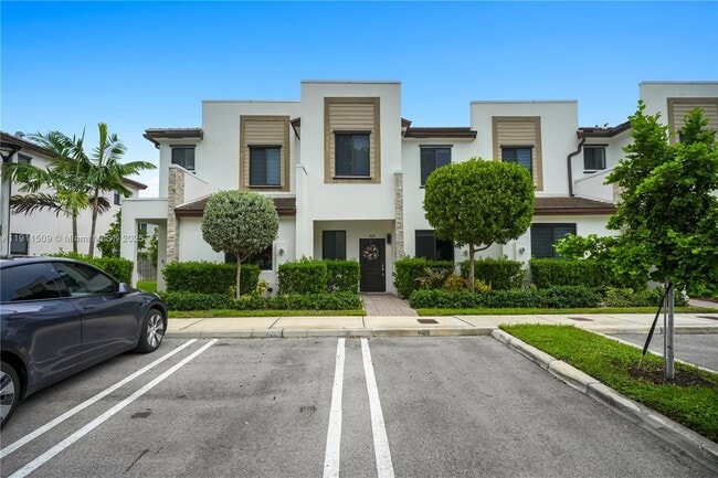 Building Photo - 909 NE 211th St