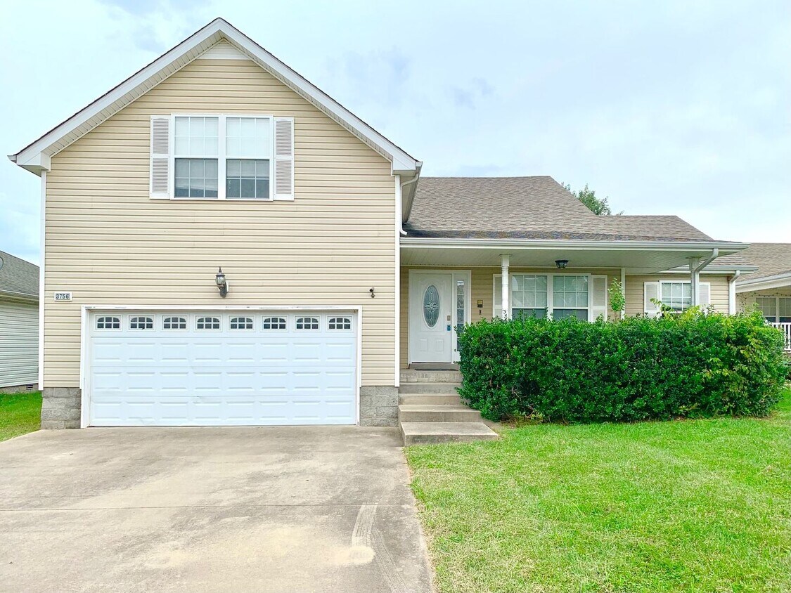 Primary Photo - 3756 N Jot Dr