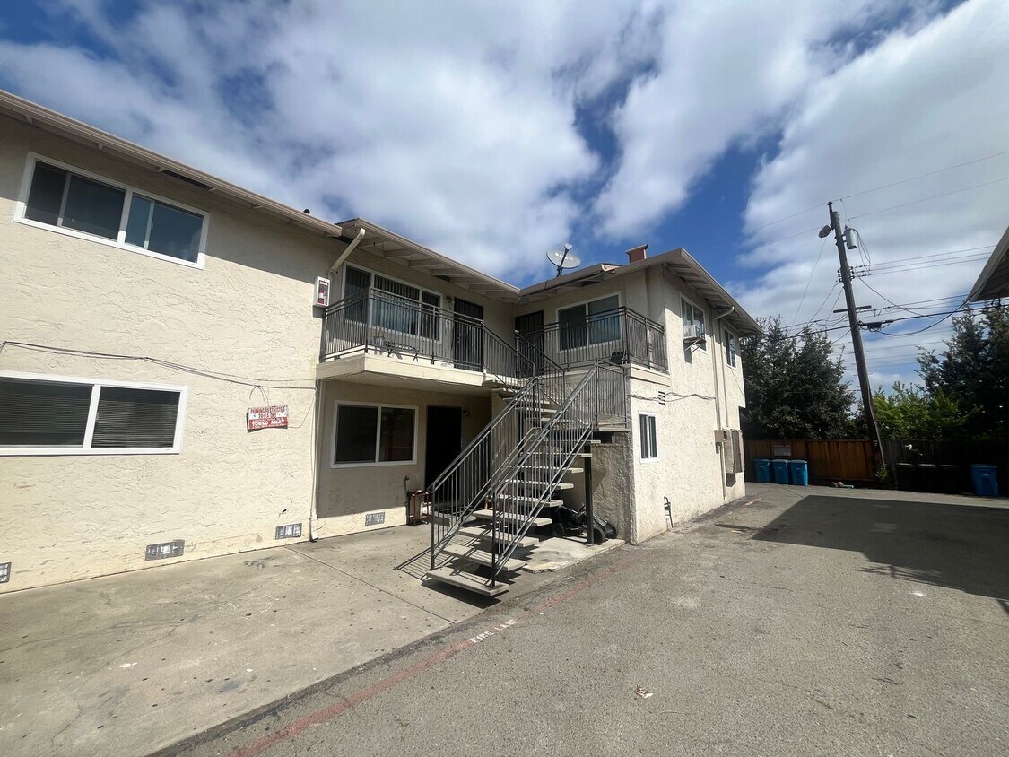Foto principal - Gower Properties - 046-3