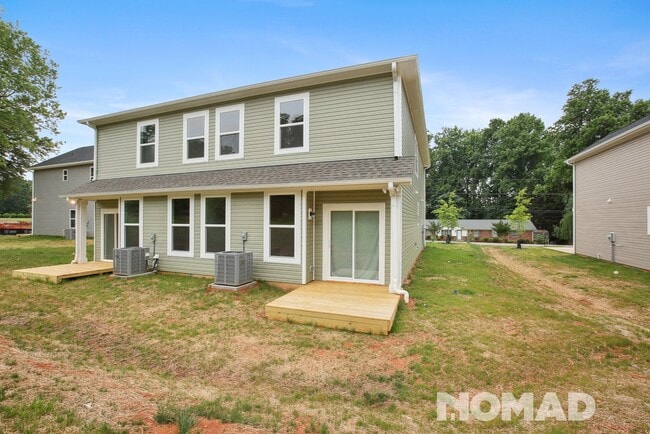 Building Photo - 2113 Gemway Dr
