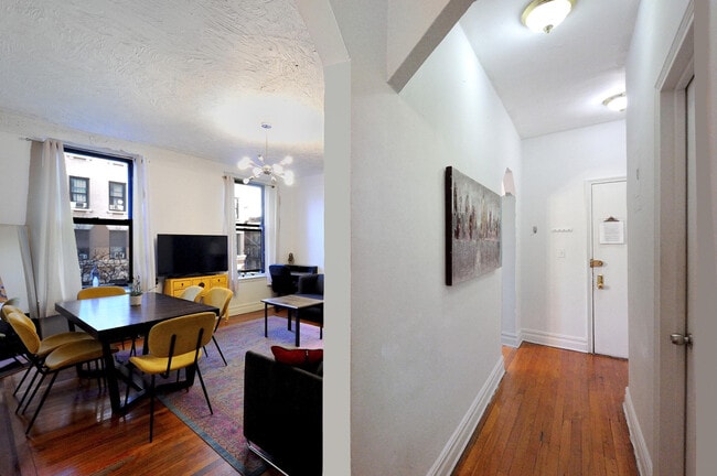 Foto del edificio - 414 W 46th St
