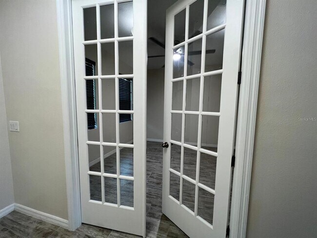 Building Photo - 700 Split Hoof Dr