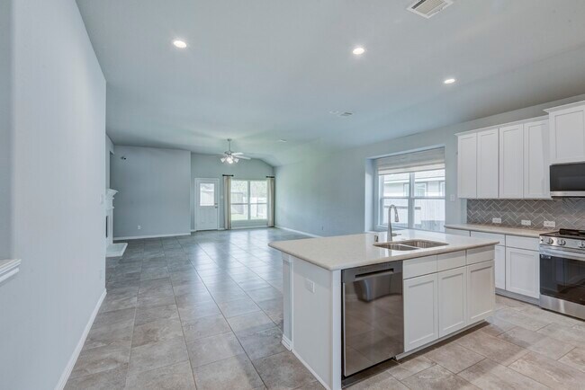 Foto del edificio - 208 Shoreview Dr
