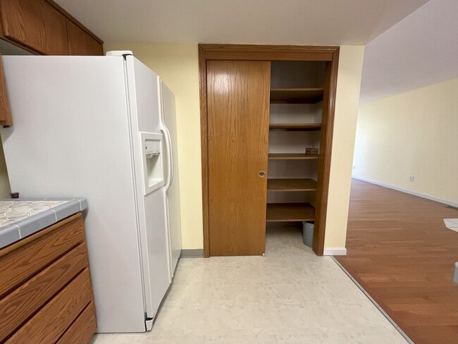Foto del edificio - Classic Comfort with Modern Convenience & ...