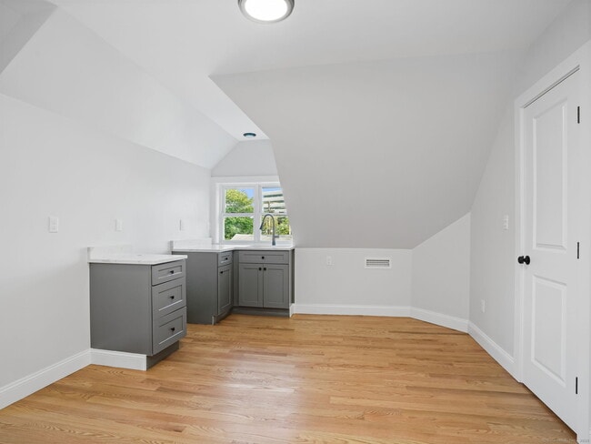 Building Photo - 3 Seaview Ave