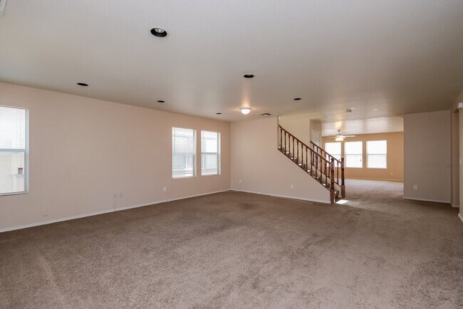 Building Photo - 11215 W Garfield St