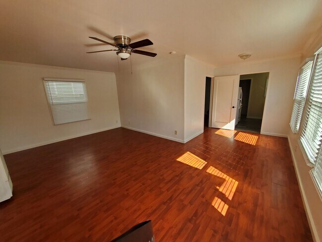 Foto del edificio - Newly Remodeled 1 Bedroom/1 Bath Near Miss...