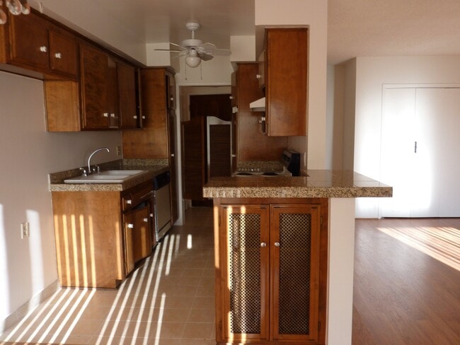 Foto del edificio - 2055 Rodney Dr
