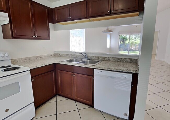 Building Photo - 3128 Ginger Cir