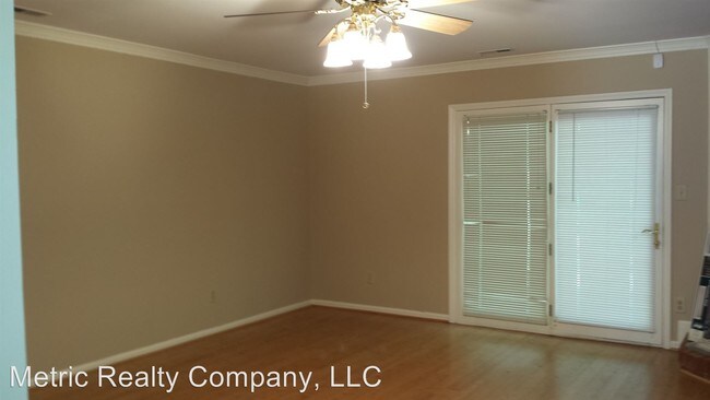 Foto del edificio - 8443 Coulwood Oak Ln
