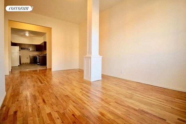 Foto del edificio - 272 Willoughby Ave