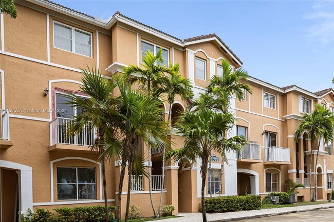 Building Photo - 17640 NW 73rd Ave