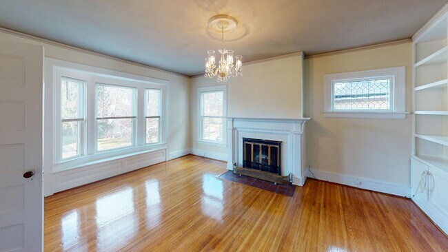 Building Photo - 15 Vick Park A