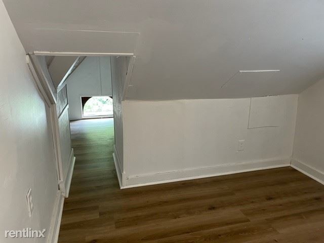 Foto del edificio - Room for Rent, 3.5 bath House - 128 N Norm...