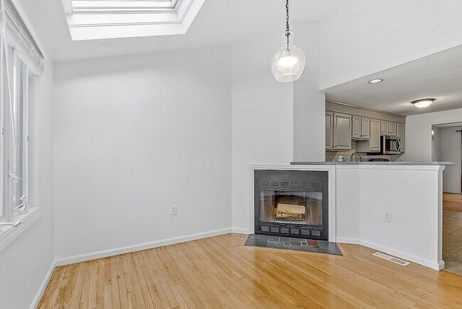 Foto del edificio - 43 Brickett Hill Cir