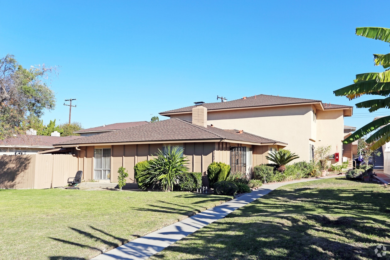 Building Photo - 13262 Verde St