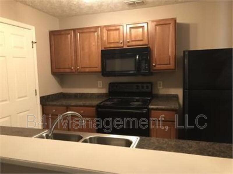 Foto principal - 5201 Fairington Club Dr