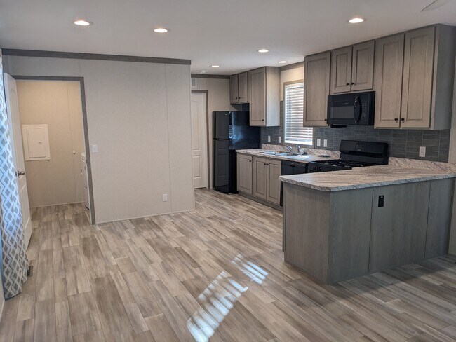 Foto del edificio - 3617 N Grand Ave E