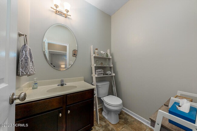 Building Photo - 302 Bandon Dr
