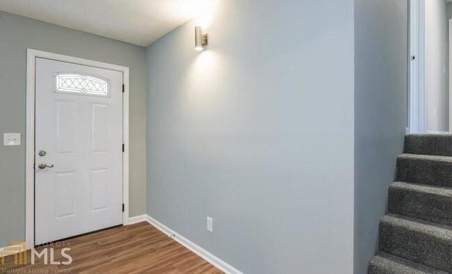 Building Photo - 3720 Dogwood Dr