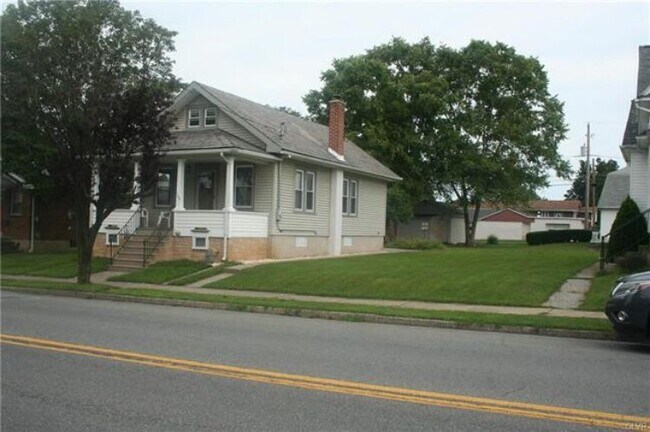 Building Photo - 129 E Washington Ave