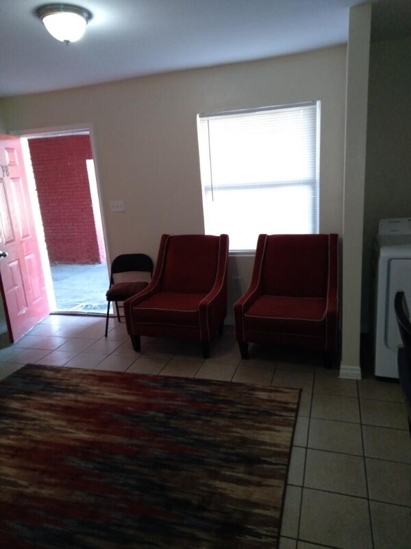 Building Photo - 3300 Garden Oaks Dr