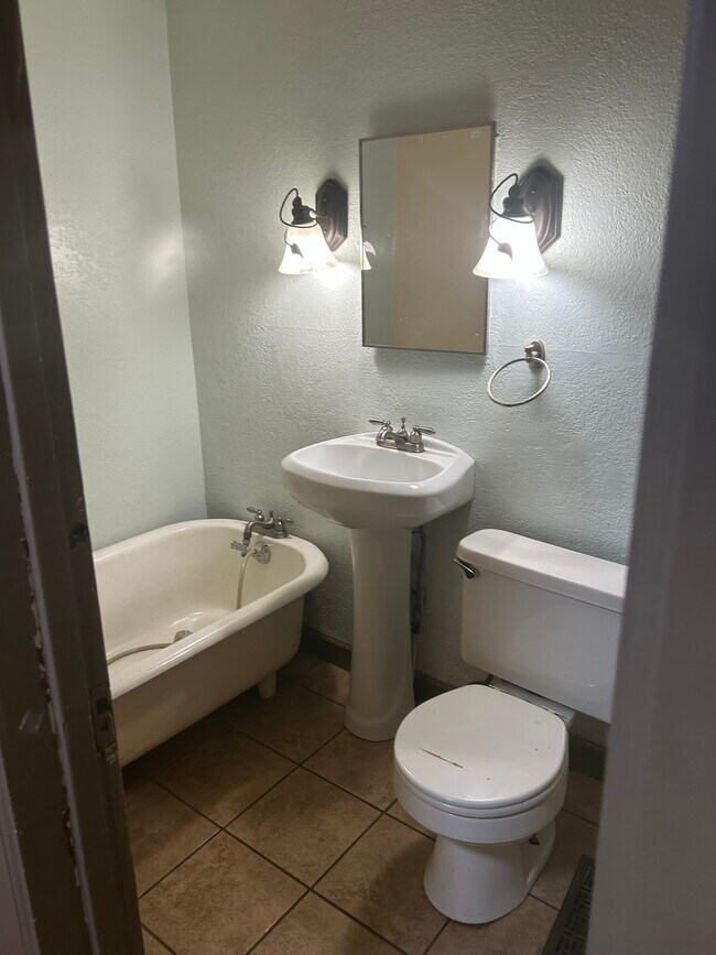 Foto del edificio - 412 N St Paul St