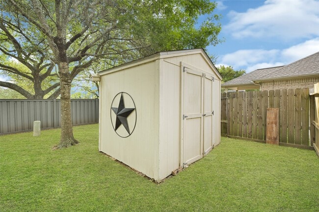 Building Photo - 3401 Pheasant Ln