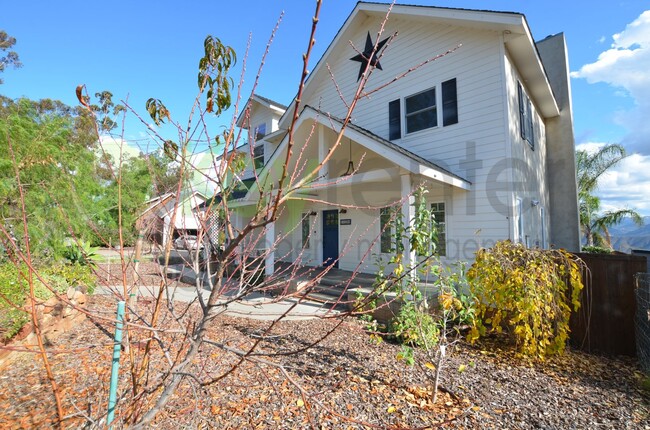 Building Photo - Crest Neighborhood in El Cajon,  Rural set...