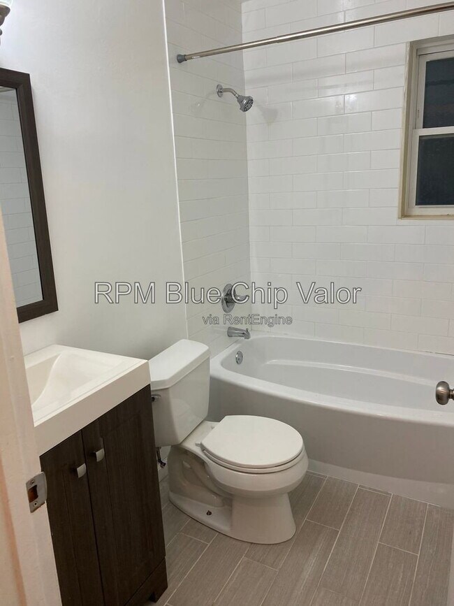 Foto del edificio - 2118 Kemper Ln