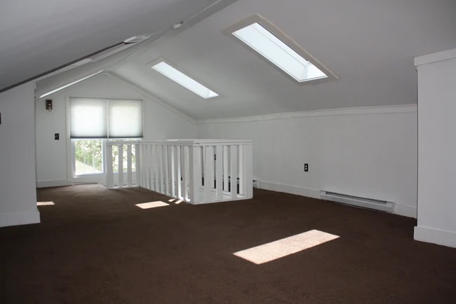 Building Photo - 611 S Park Ave