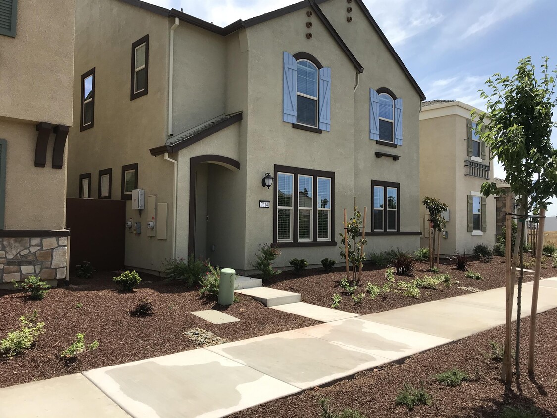 Foto principal - 7511 Clear Lake Aly