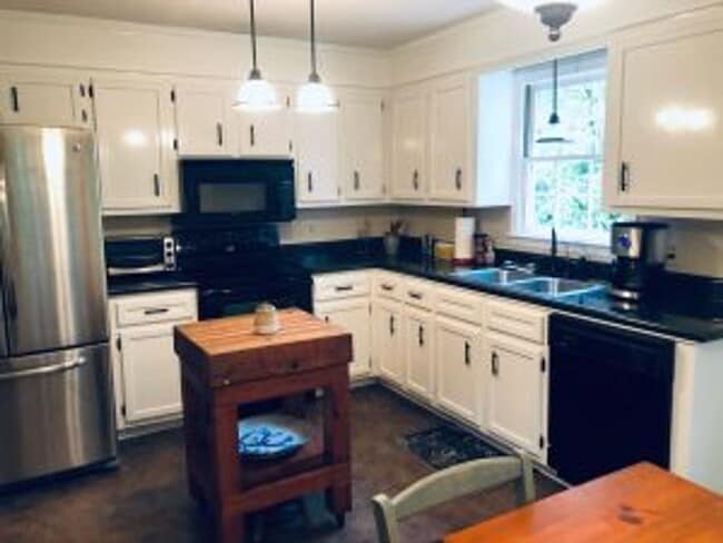 Foto del edificio - 517 Coldstream Dr