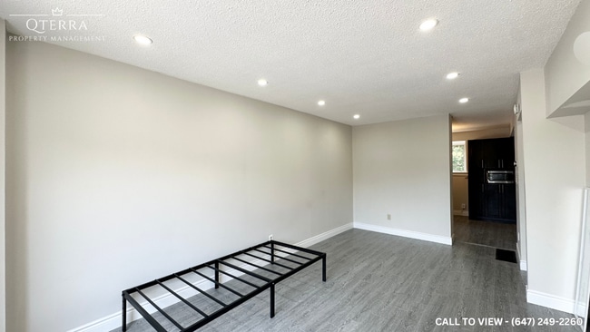 Building Photo - 55 Collinsgrove Rd