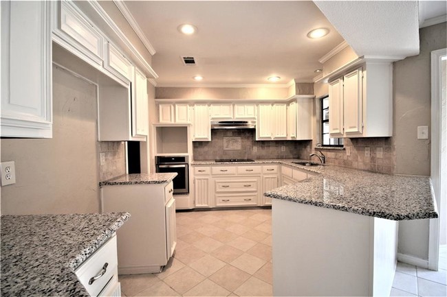 Building Photo - 1809 Los Rios Blvd