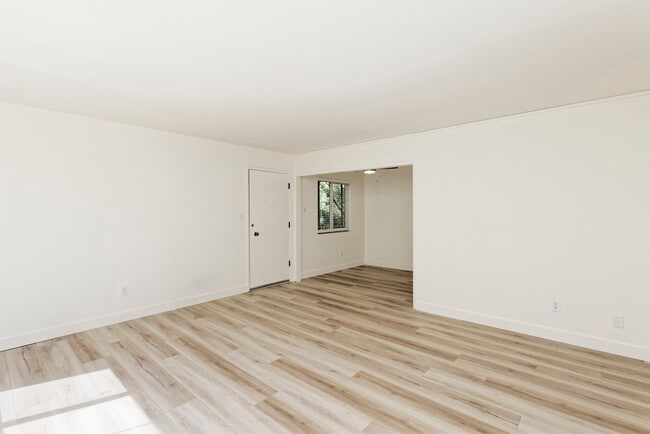 Building Photo - 184 Callan Avenue