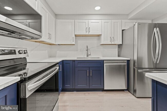 Building Photo - 7640 Tremayne Pl