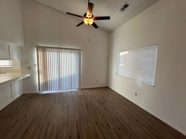 Foto del edificio - Beautiful 4 Bed / 2.5 Bath Silver Creek Home w/ RBP & $0 Deposit Option