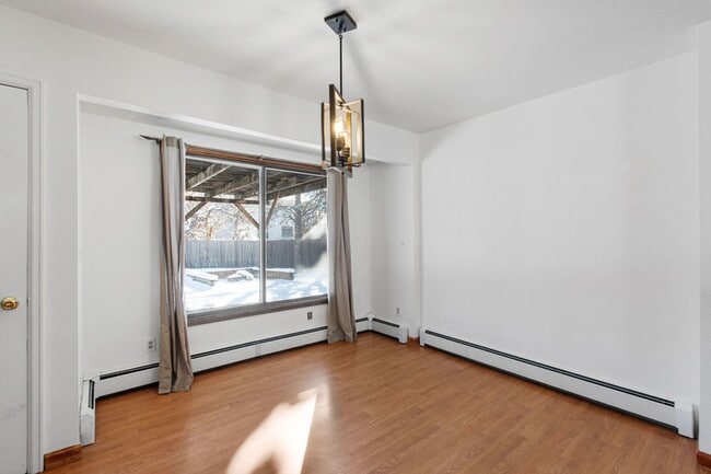 Building Photo - Great 5 Bedroom 3 Bath Home in Central Fort Collins