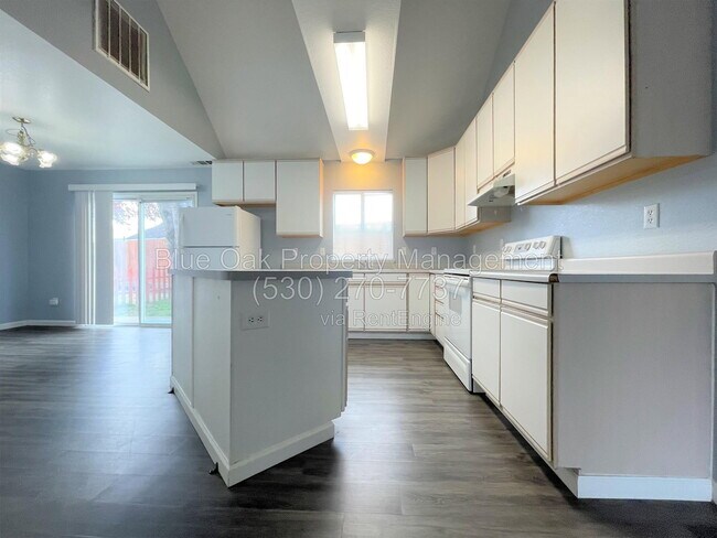 Foto del edificio - 2756 Revere Ln