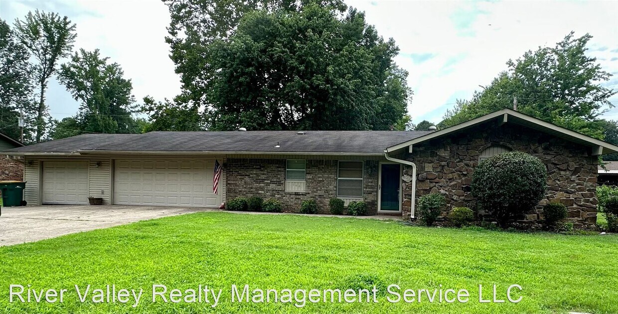 3 br, 2 bath House 308 S Waco House Rental in Russellville, AR