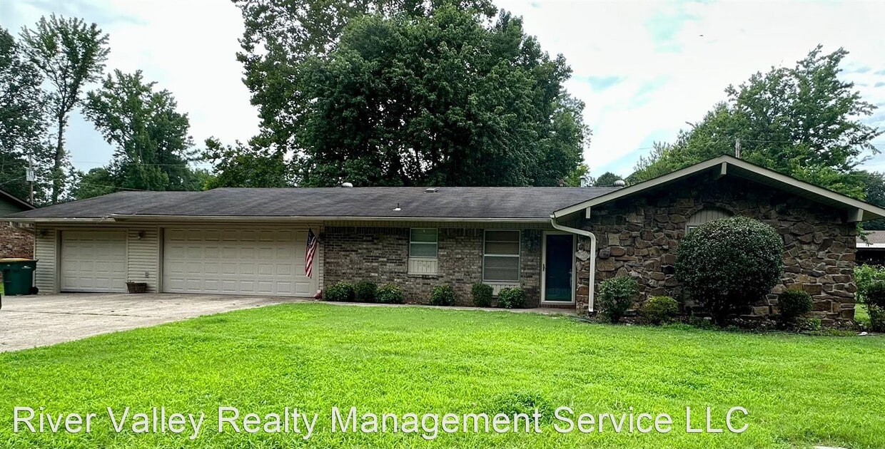 3 br, 2 bath House 308 S Waco House Rental in Russellville, AR