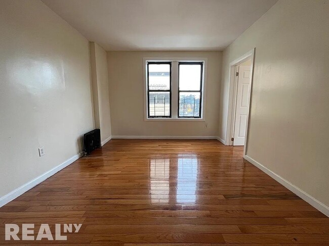 Building Photo - 500 West 213th Street