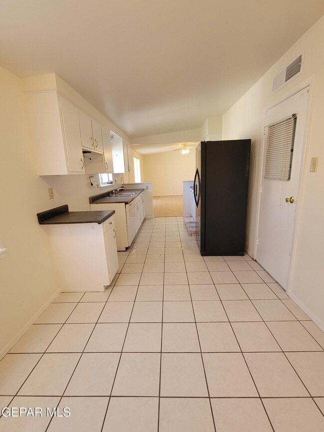 Foto del edificio - 7204 Alto Rey Ave