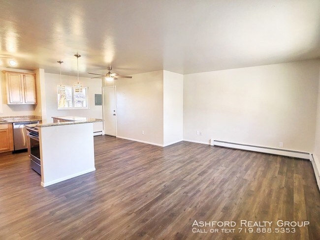 Building Photo - 705 Custer Avenue