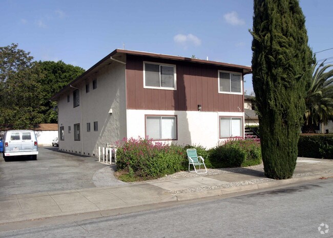 Building Photo - 263 Waverly St