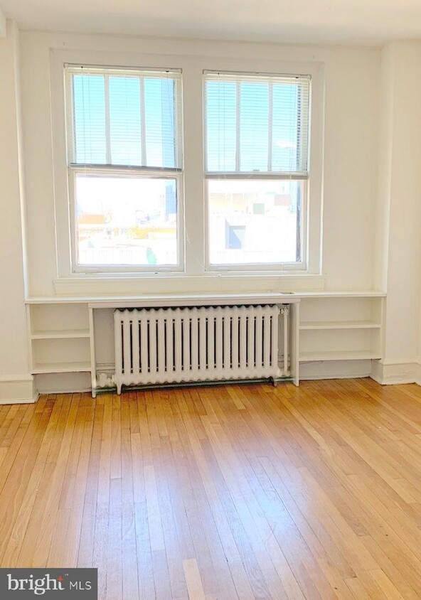 Primary Photo - 2100 Walnut St St