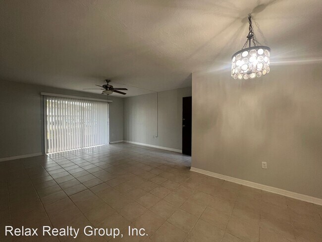 Building Photo - 2 br, 1 bath House - 2610 Pine Lake Terrac...